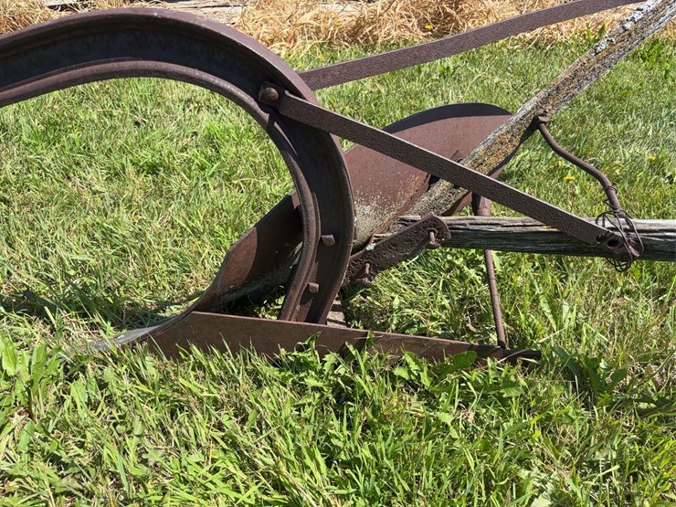 14”-walking-plow-image-6