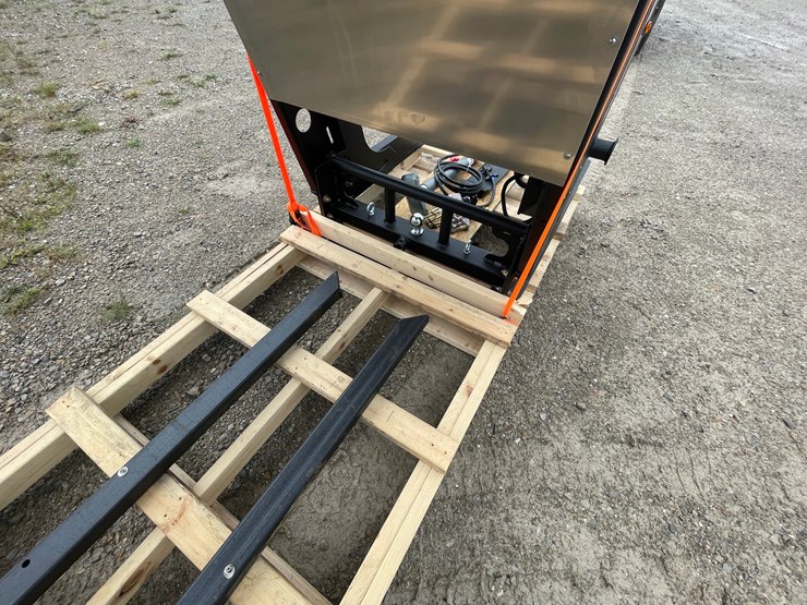 #6319-•-gooseneck-adapter-hitch-(green-bay,-wi)-image-14