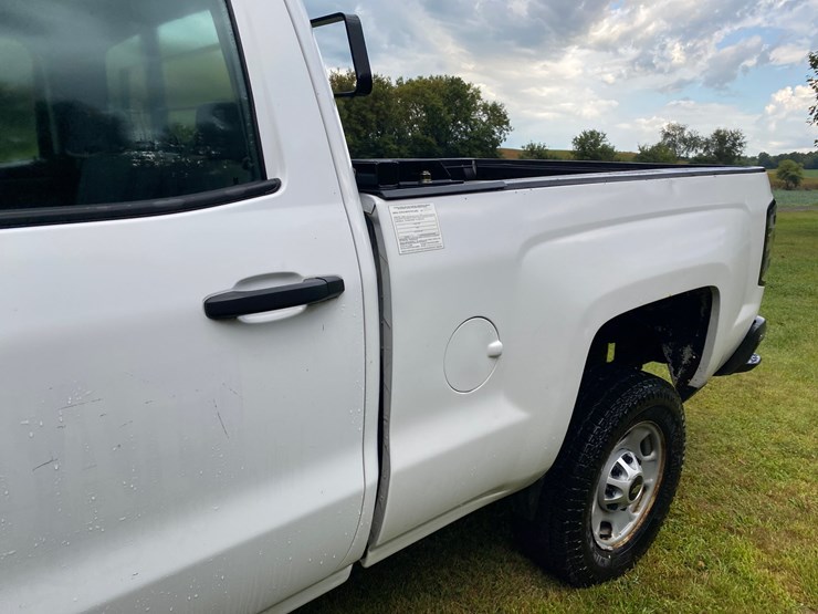 2015-chevrolet-2500-image-17