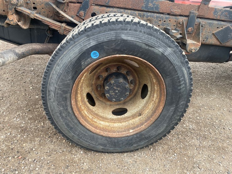2005-ford-f550-xl-image-35