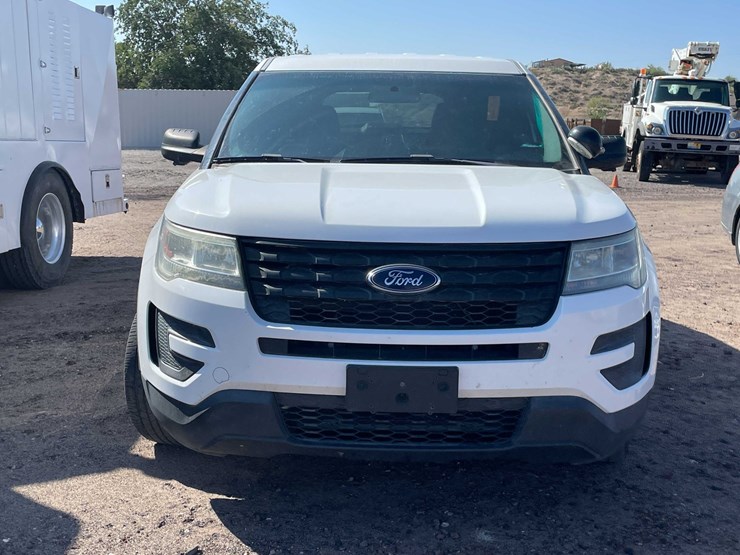 2017-ford-explorer-image-2