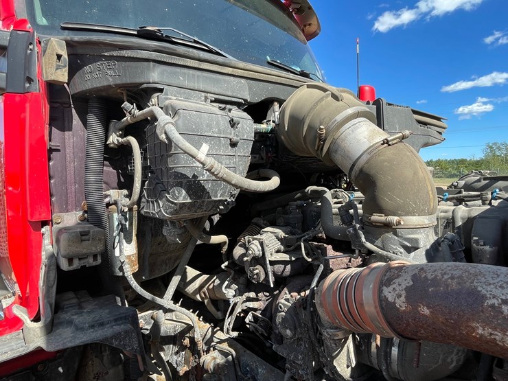 2014-kenworth-t880-image-35