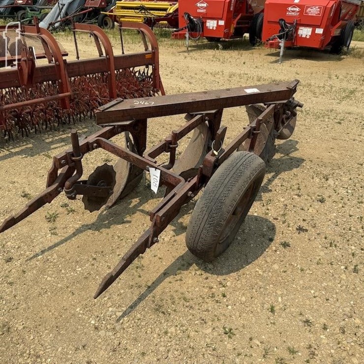 INTERNATIONAL PLOW