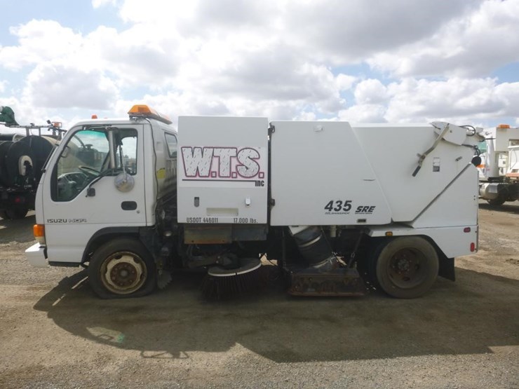 2005-isuzu-nqr-image-5