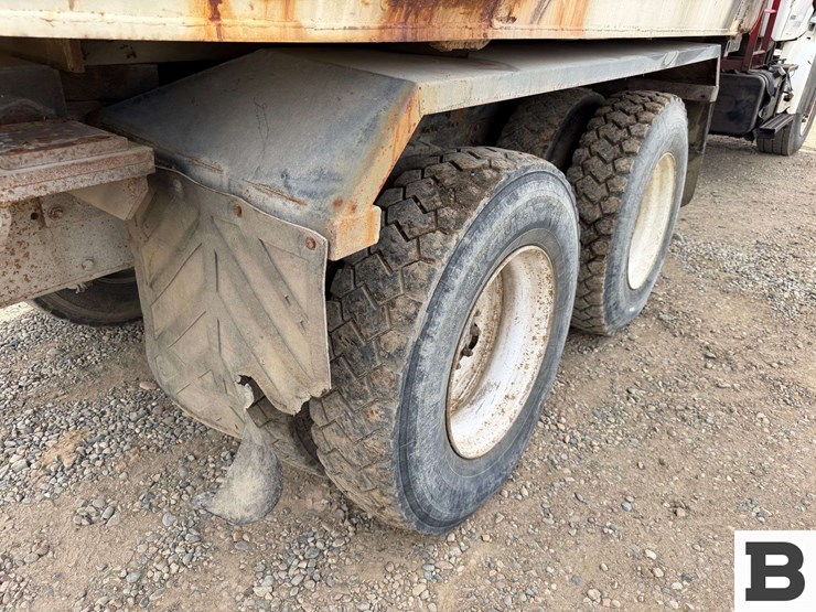 2002-sterling-l9500-image-37