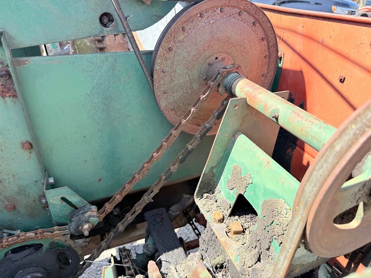 #620-•-new-idea-corn-picker-(rogers,-mn)-image-15