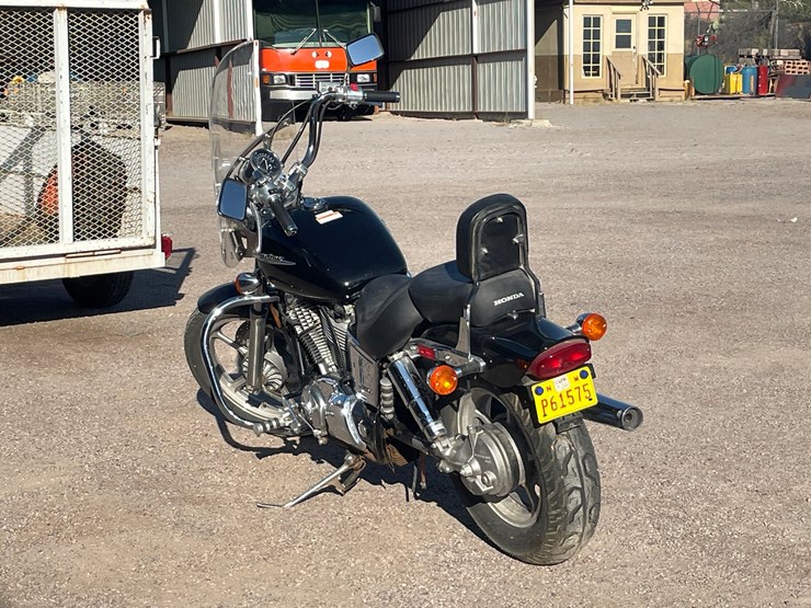 #1863-•-2006-honda-vt1100-(has-nm-title)-image-8