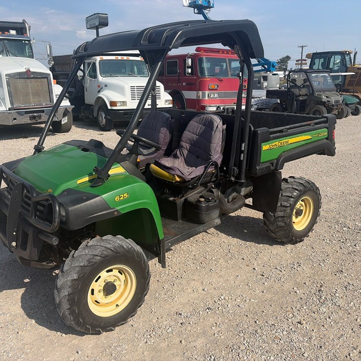 2012 JOHN DEERE GATOR