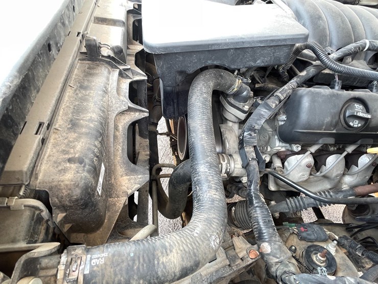 #1864-•-2018-chevy-work-truck-(has-nm-title)-image-98