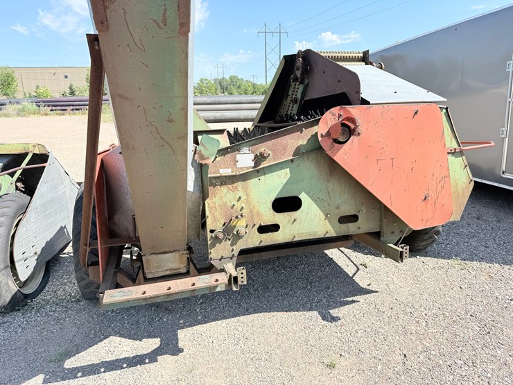 #621-•-new-idea-corn-picker-(rogers,-mn)-image-8