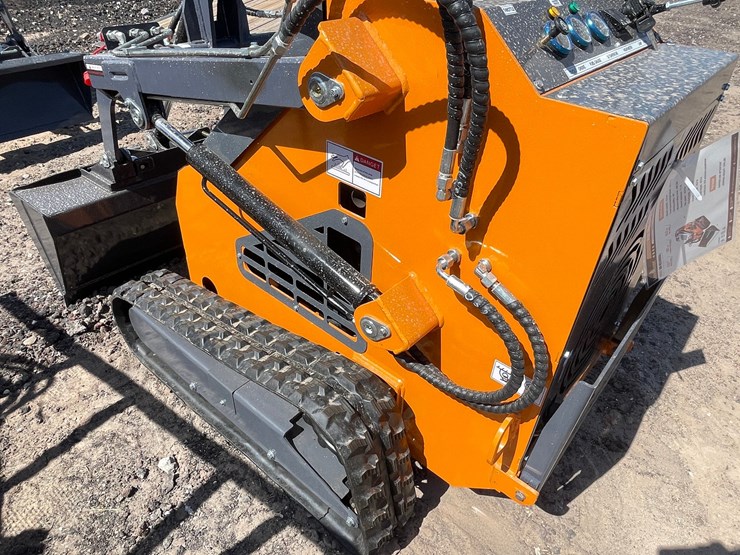 #2065-•-unused-2026-landhonor-mini-skid-steer-loader-image-12
