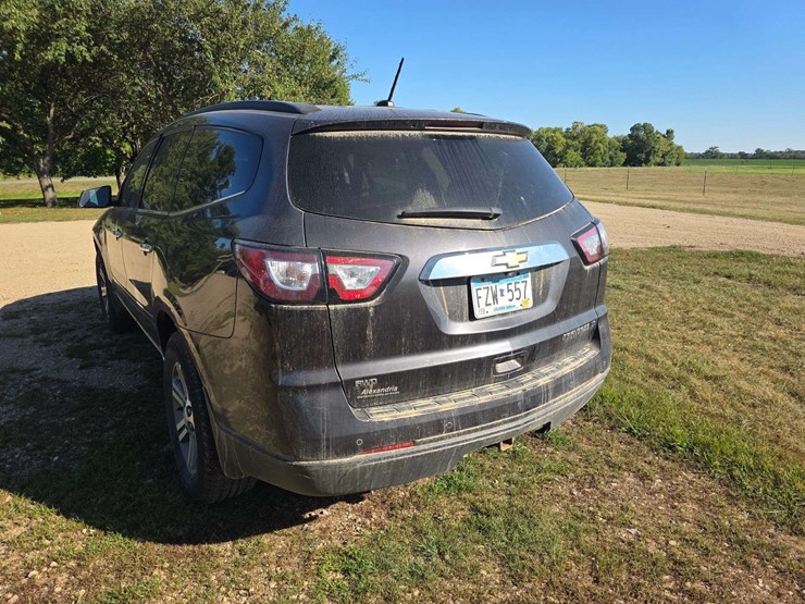 2014-chevrolet-traverse-lt-image-10