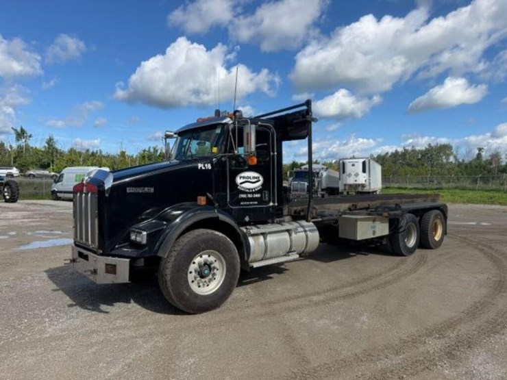 2012-kenworth-t800-image-1
