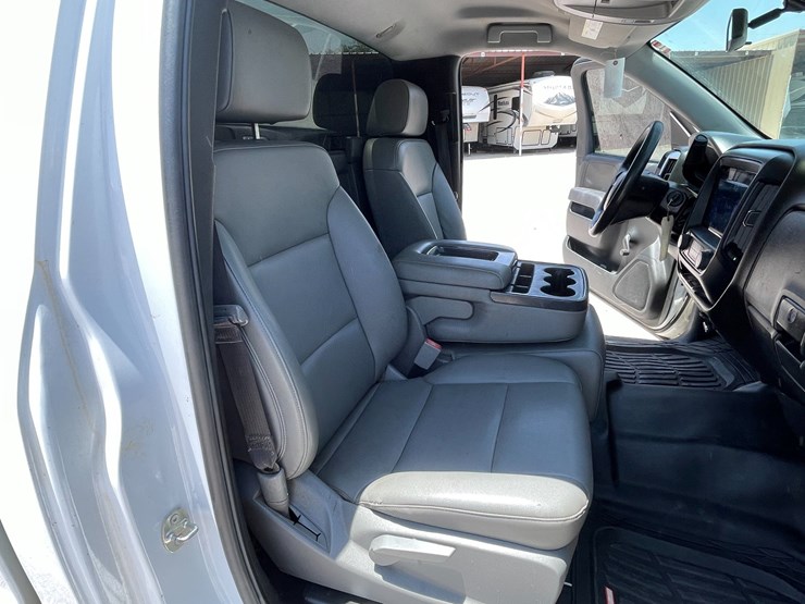 #1864-•-2018-chevy-work-truck-(has-nm-title)-image-76