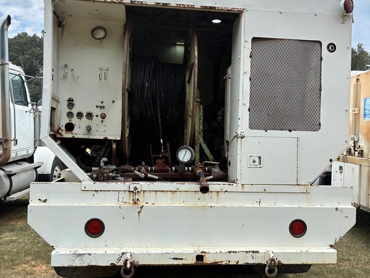 1989-gmc-7000-image-3