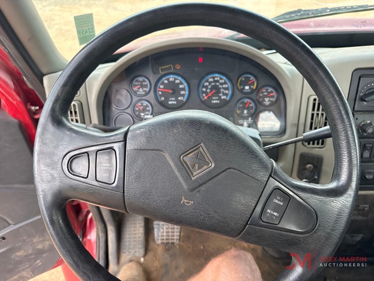 2014-international-durastar-4400-image-32