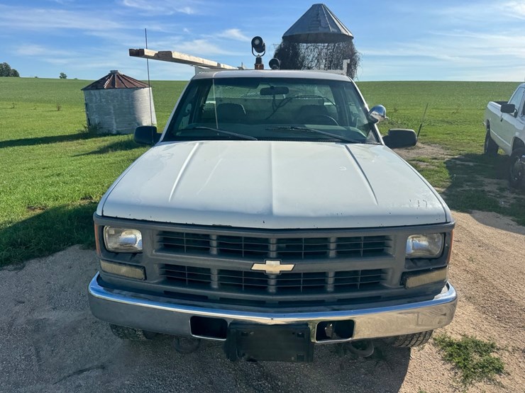 1999-gmc-3500-image-2