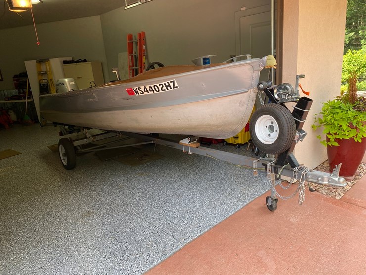#6000-•-1958-alumacraft-deep-c-boat-with-honda-4-stroke-motor-(has-registration-card)-(wausau,-wi)-image-2
