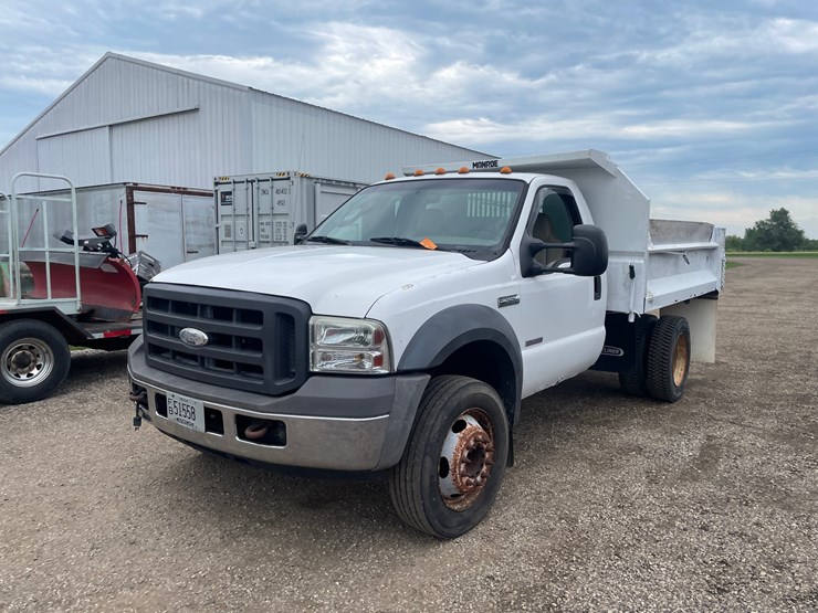 2005-ford-f550-xl-image-1