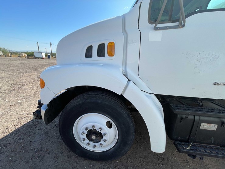 #1851-•-2000-sterling-7500-water-tank-truck-(has-nm-title)-image-47