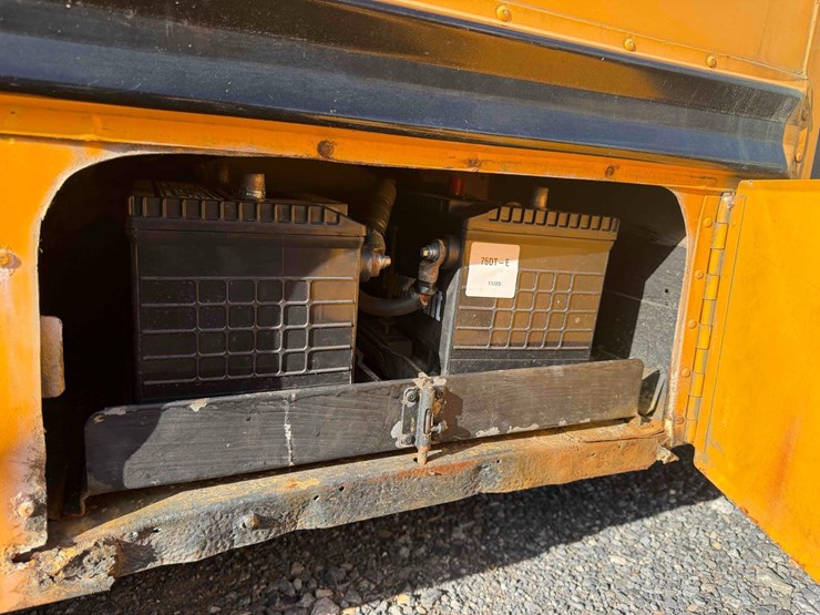 2009-chevrolet-20-passenger-school-bus-image-13