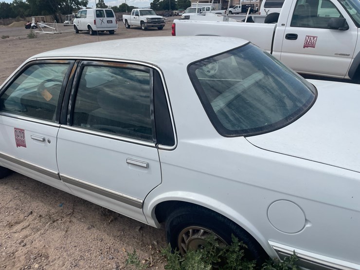 #1884-•-1994-pontiac-ciera,4-door-sedan-(has-nm-title)-(offsite-at-nmsu)-image-6