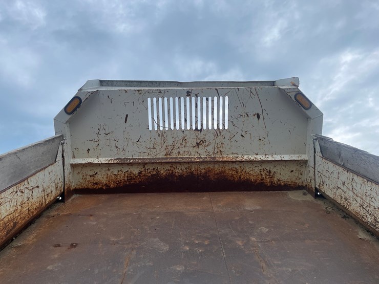 2005-ford-f550-xl-image-33