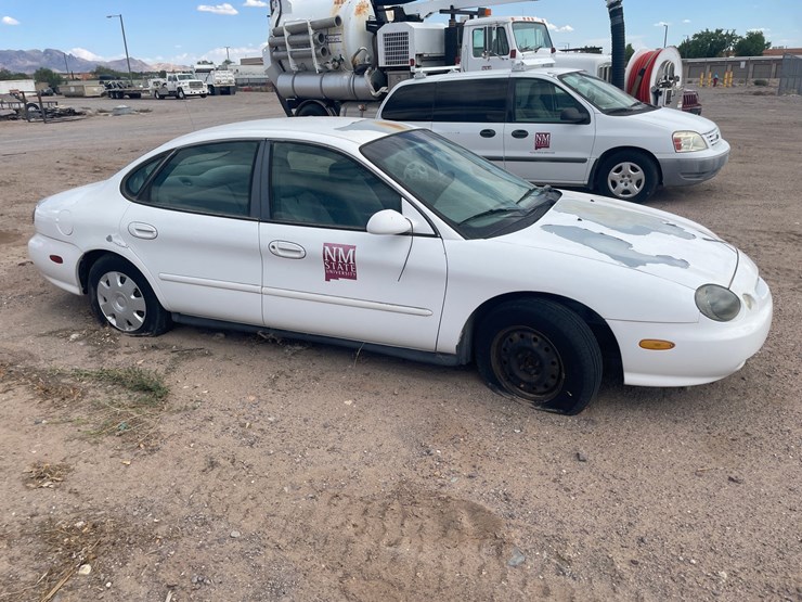 #1885-•-1999-ford-taurus-se-4-door-sedan-(has-nm-title)-(offsite-at-nmsu)-image-2