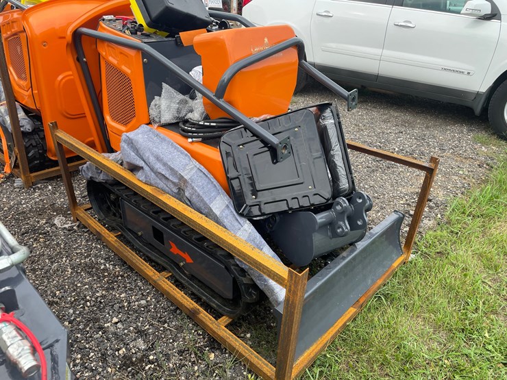 #2970-•-landhonor-mini-excavator-image-3