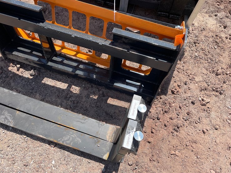 #2419-•-unused-2026-landhonor-pallet-fork-attachment-image-4