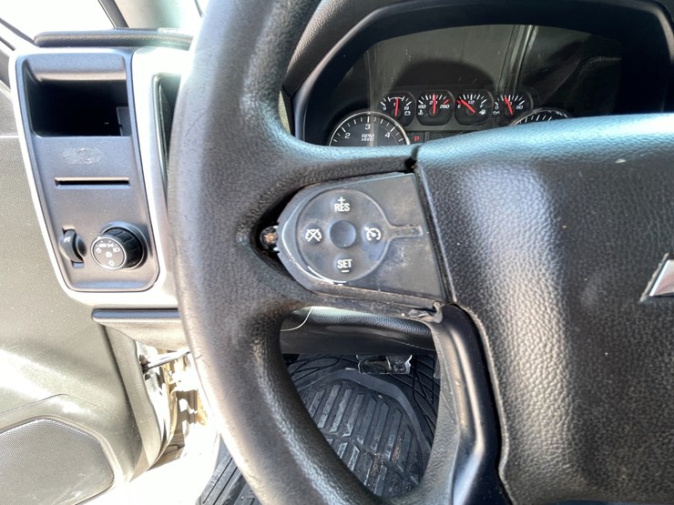 #1864-•-2018-chevy-work-truck-(has-nm-title)-image-62