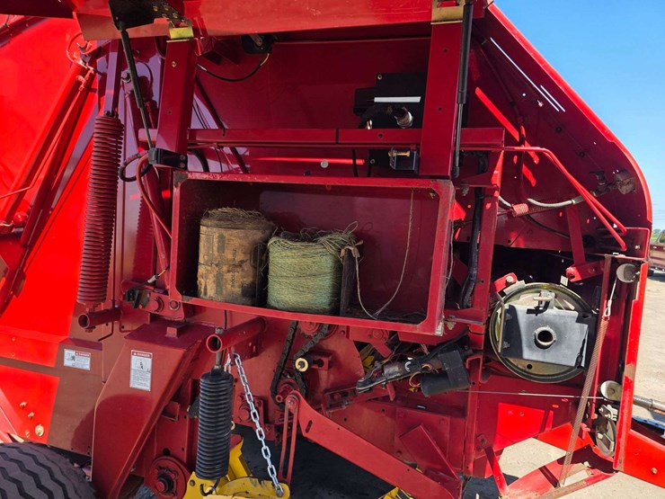 2009-new-holland-br7090-image-13