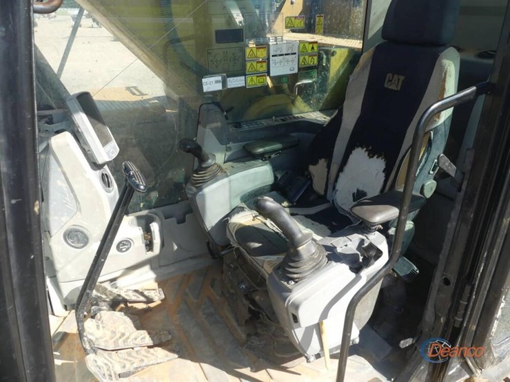 2015-caterpillar-329f-image-12