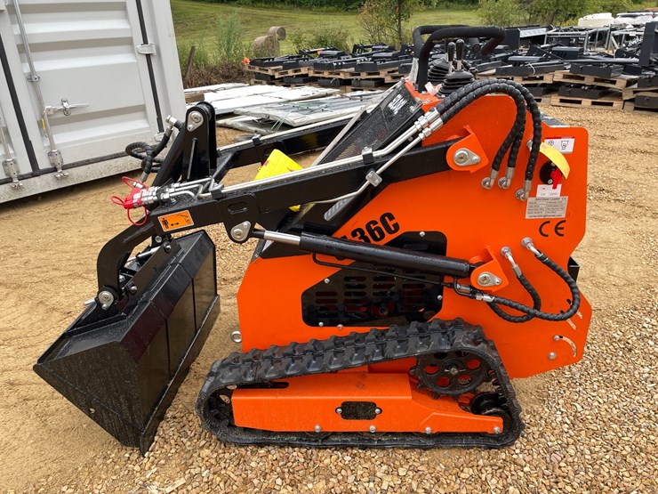 #1260-•-mms-skid-steer-loader-image-8