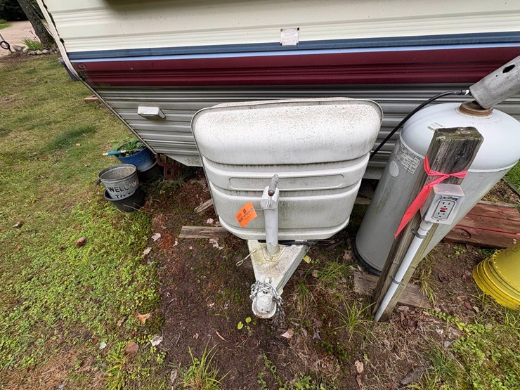 #5996-•-1989-fleetwood-resort-camper-(three-lakes,-wi)-(has-wi-title)-image-61