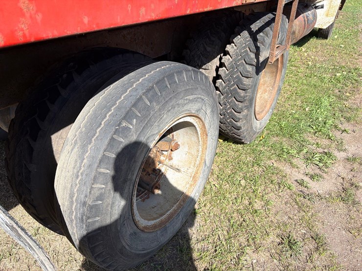 ford-9000-image-16