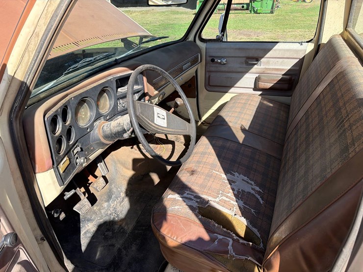 1975-chevrolet-350-custom-deluxe-20-pickup-image-15