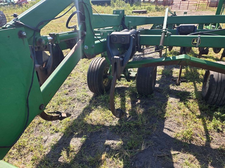 john-deere-2700-image-28