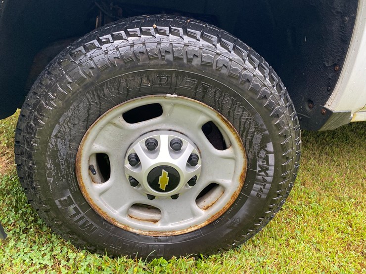 2015-chevrolet-2500-image-12