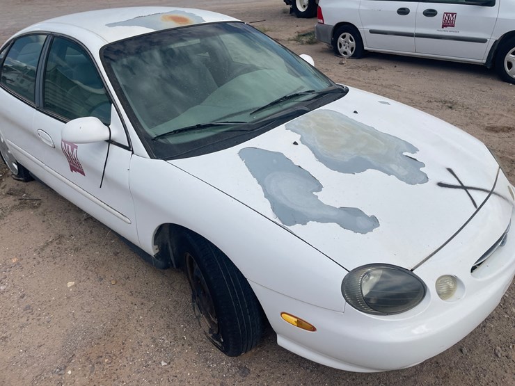 #1885-•-1999-ford-taurus-se-4-door-sedan-(has-nm-title)-(offsite-at-nmsu)-image-15