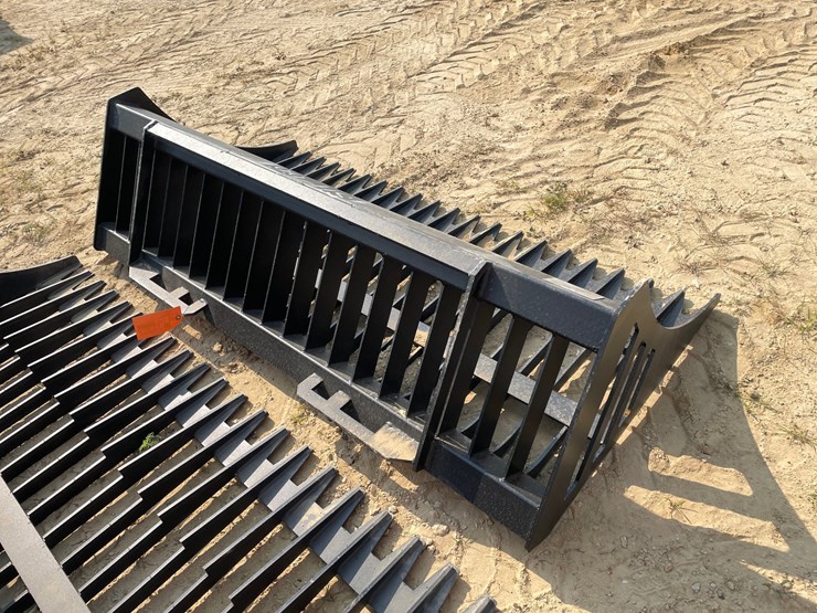 #2528-•-greatbear-skid-steer-rock-bucket-attachment-image-4
