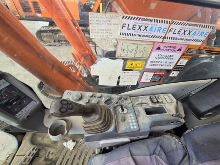 2016-hitachi-zx350-lc-image-57
