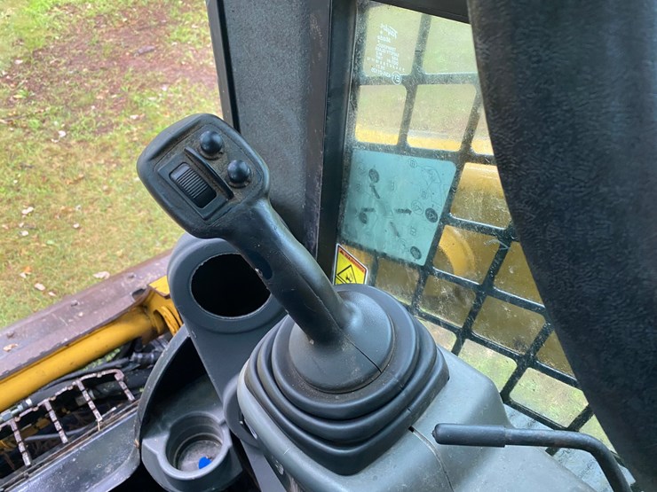 2019-caterpillar-259d-image-45