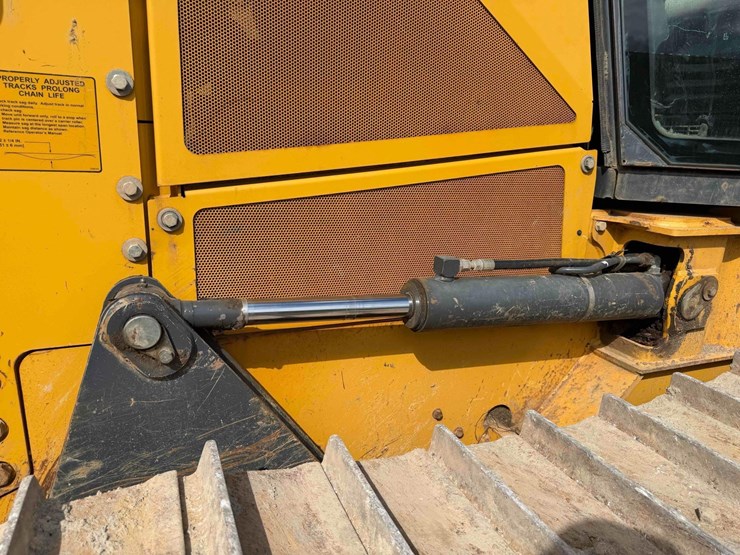 2014-deere-650k-lgp-image-12