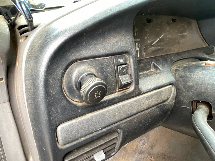 1995-ford-f350-image-68