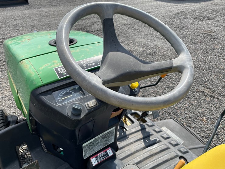 2010-john-deere-2305-image-18