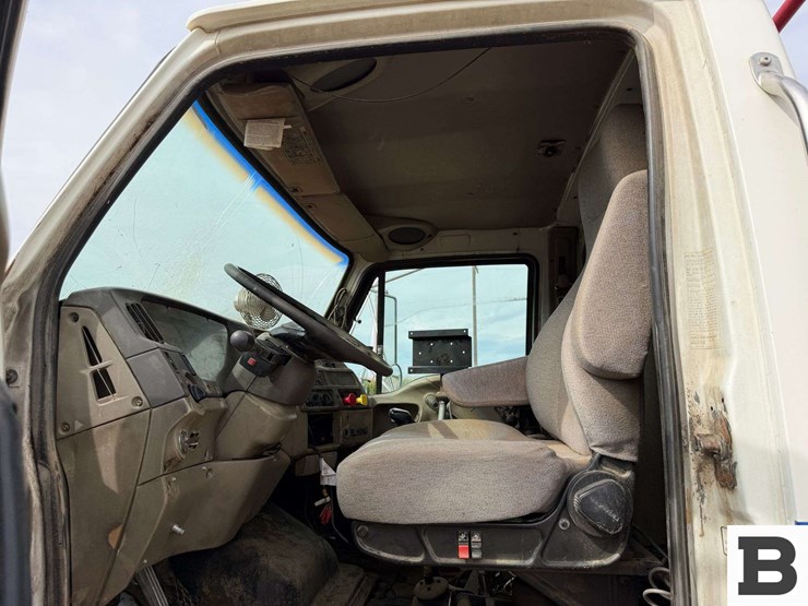 2002-sterling-l9500-image-64