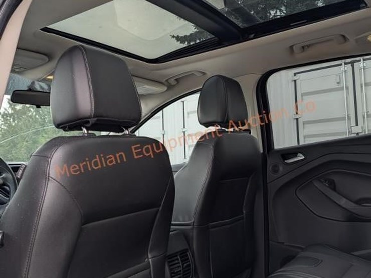 2015-ford-escape-se-image-22