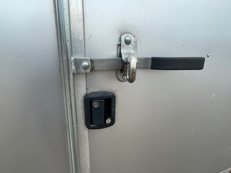 #2959-•-2017-rc-tandem-axle-enclosed-trailer-(no-title)-image-24