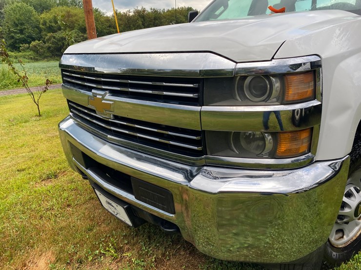 2015-chevrolet-2500-image-11